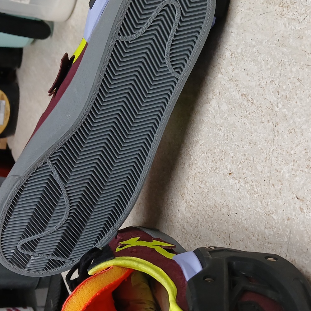 Nike - Picture 5 of 8